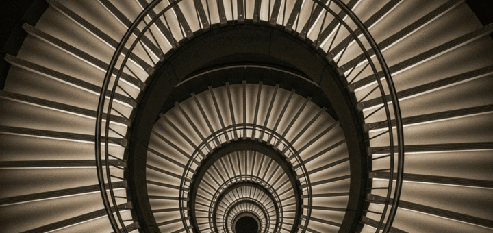 Geometrinė Progresija: Ne Tik Matematikos Pamokoms, Bet ir Raktas į Jūsų Finansinę Ateitį