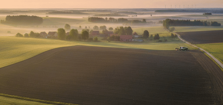 Dirbamos žemės kaina 2026: Rinkos realybė, regioniniai skirtumai ir prognozės savininkams